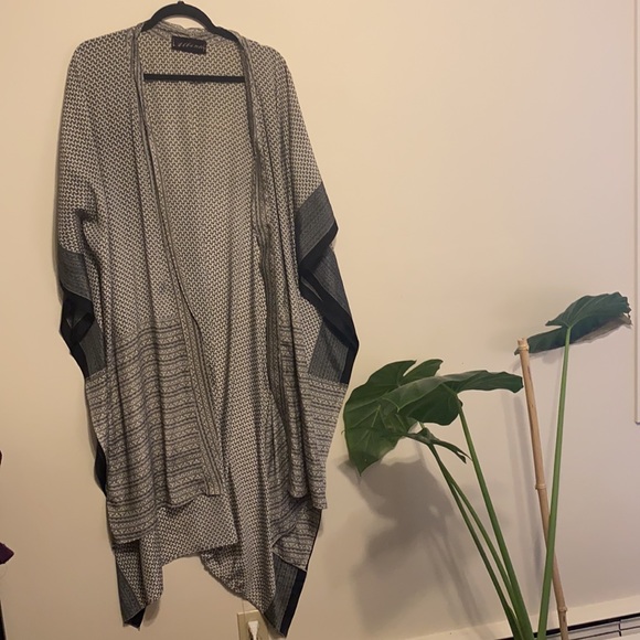 Viscose black/white/grey kimono - Picture 2 of 4